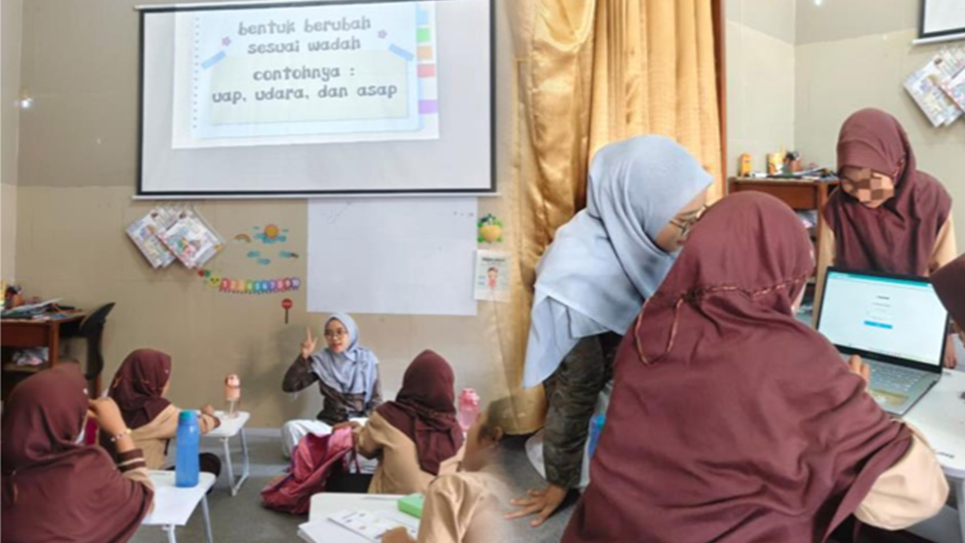 Ketika Teknologi Hadir di Ruang Kelas: Smart Projector Ciptakan Pembelajaran Menyenangkan bagi Peserta Didik Berkebutuhan Khusus di SLB Negeri 2 Yogyakarta